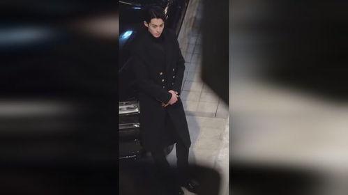 王鹤棣娱乐吃大瓜视频,揭秘明星幕后生活片段